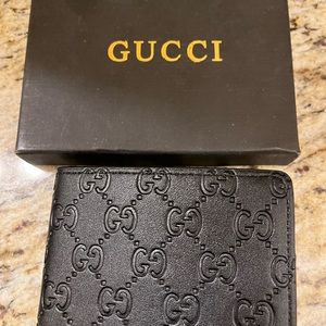 Mens Gucci Wallet, brand new no tags.